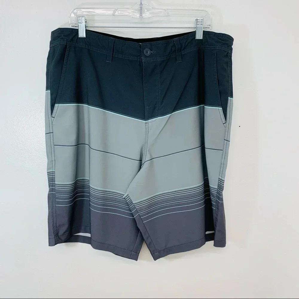 Trinity Board Shorts Men‎ 38 Hybrid  Green Gray Color Block Pockets Swim Zipper